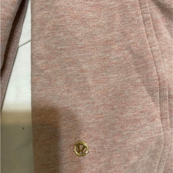 Lululemon turtleneck size 4 - Picture 3 of 4